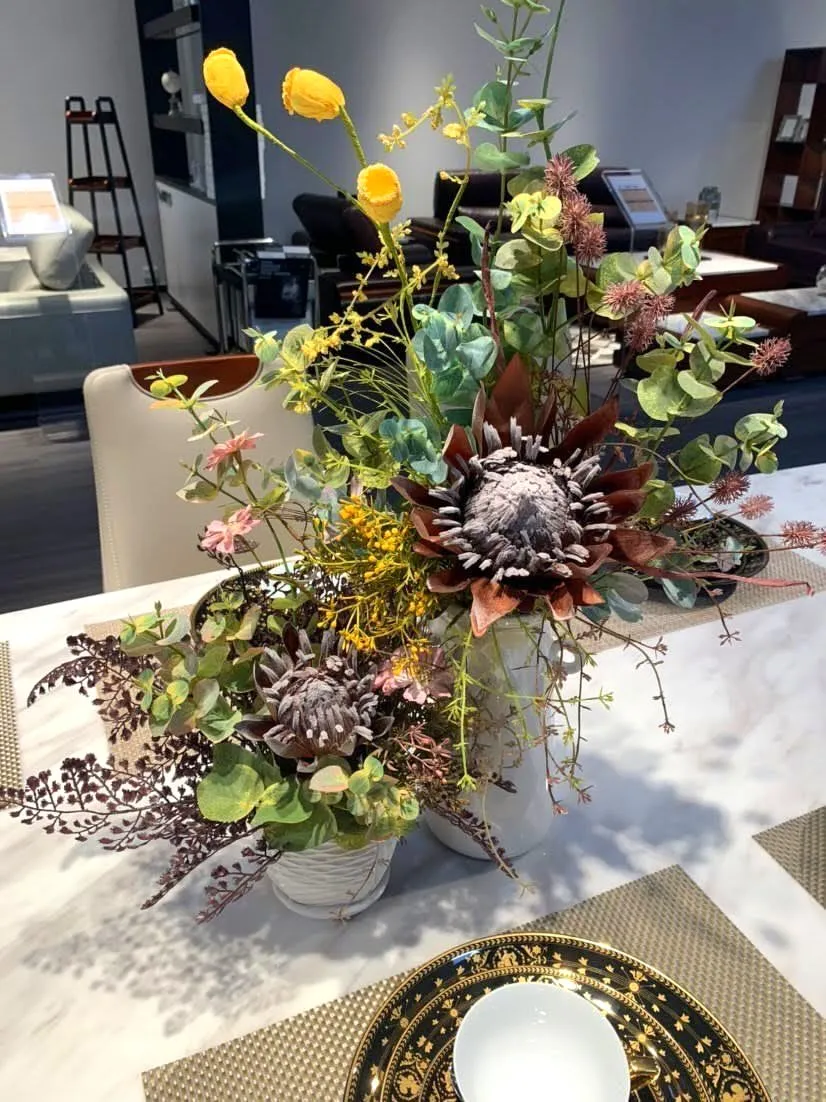 De Rucci Furniture Store (Osborne Park) - Bespoke Flower Arrangements for Display